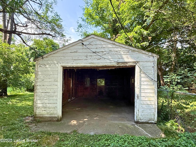 3809 Algonquin Pkwy, Louisville, KY 40211 - view of garage