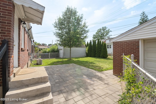1005 Rosemary Dr, Louisville, KY 40213 - fenced backyard featuring a patio