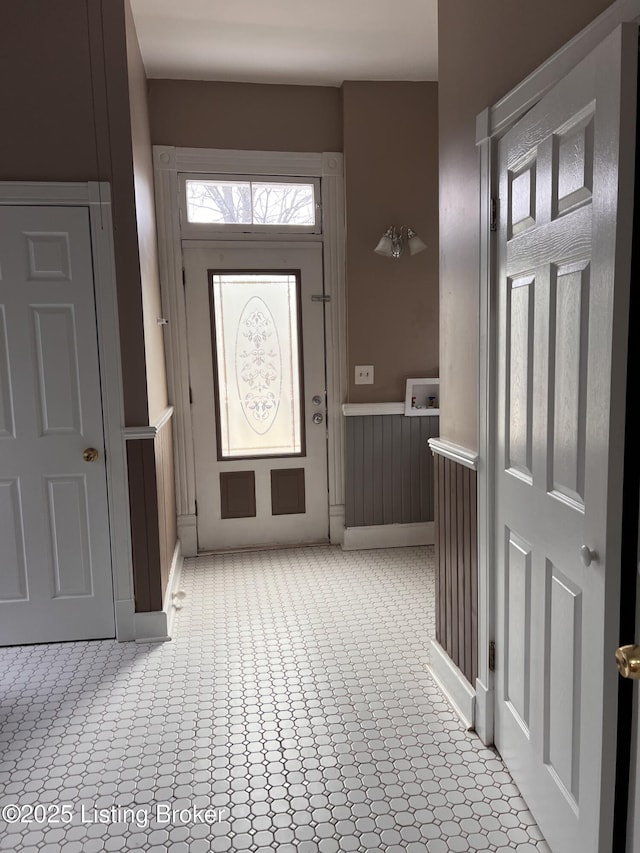 1308 S 2nd St, Louisville, KY 40208 - entryway featuring wainscoting