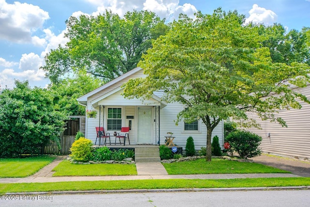 129 E Park Pl, Jeffersonville, IN 47130 - bungalow featuring a porch