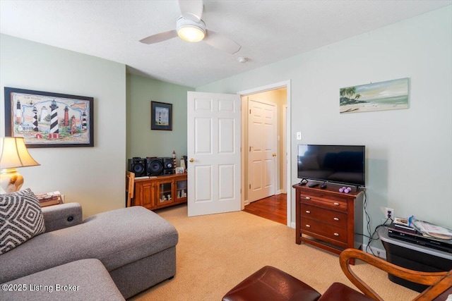 11300 Rdg Lake Dr, Louisville, KY 40272 - carpeted living room with a ceiling fan