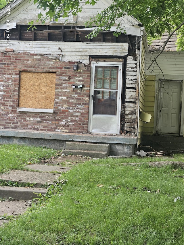117 N 34th St, Louisville, KY 40212 - entrance to property featuring brick siding