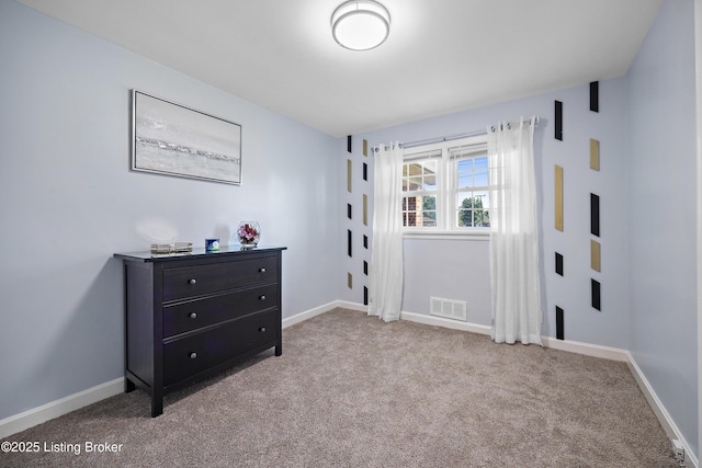 2301 Farnsley Rd, Louisville, KY 40216 - carpeted bedroom with baseboards