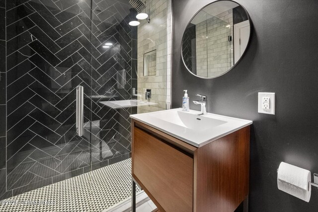 1430 Oakmont Ct, Shelbyville, KY 40065 - full bathroom with a shower stall and vanity