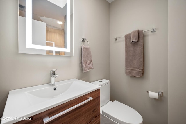 1430 Oakmont Ct, Shelbyville, KY 40065 - bathroom featuring toilet and vanity