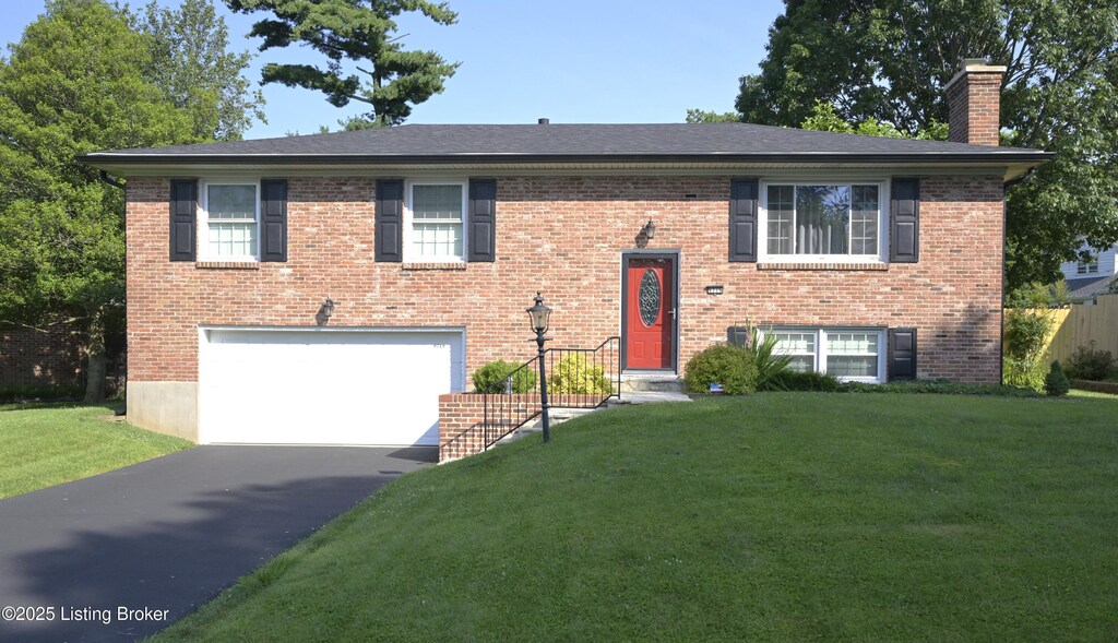 9719 Lanesboro Way, Louisville, KY 40242 - photo 1