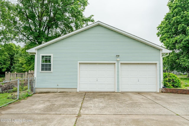 520 Ponder Dr, Shelbyville, KY 40065 - view of detached garage