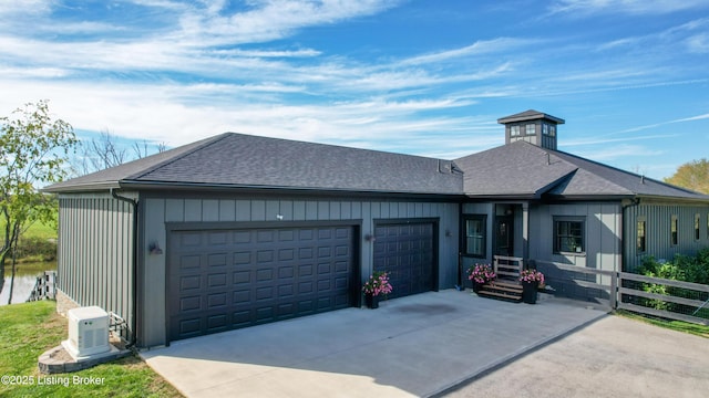 120 Lakelynn Ln, Shelbyville, KY 40065 - single story home featuring roof with shingles, driveway, and a garage