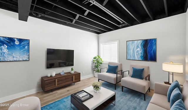 120 Lakelynn Ln, Shelbyville, KY 40065 - living room featuring wood finished floors and baseboards