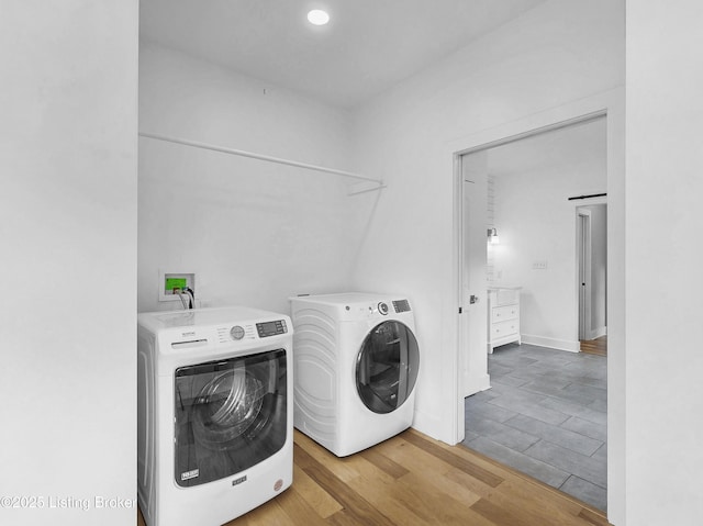 120 Lakelynn Ln, Shelbyville, KY 40065 - laundry area with washer and clothes dryer