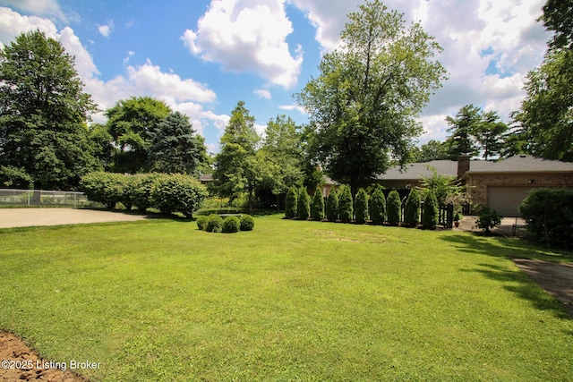 1810 Bainbridge Row Dr, Louisville, KY 40207 - view of yard