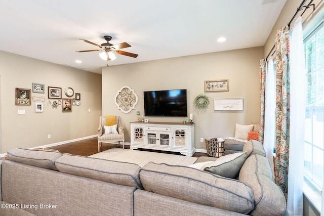 9317 Fernhill Dr, Louisville, KY 40291 - photo 15