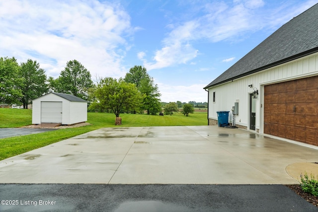 2070 Tonieville Rd, Hodgenville, KY 42748 - view of patio / terrace featuring a storage unit