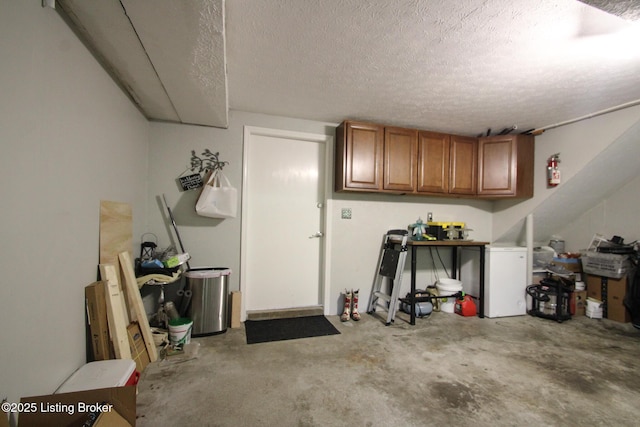 5613 Harrods Cv, Prospect, KY 40059 - view of garage