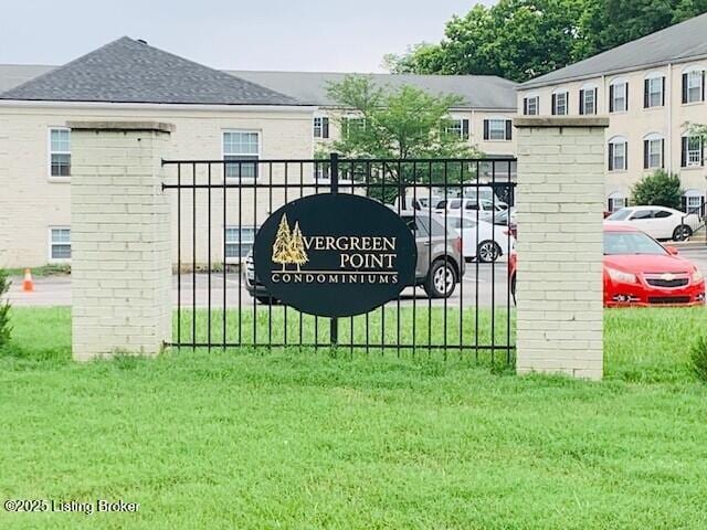 228 Middletown Sq, Louisville, KY 40243