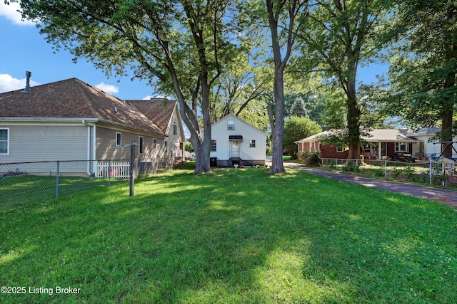 3010 Meade Ave, Louisville, KY 40217 - view of yard