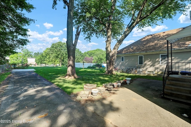 3010 Meade Ave, Louisville, KY 40217 - view of yard