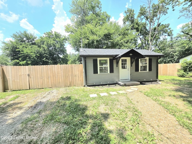 6910 Sylvania 4 Rd, Louisville, KY 40258 - bungalow-style house with a fenced backyard