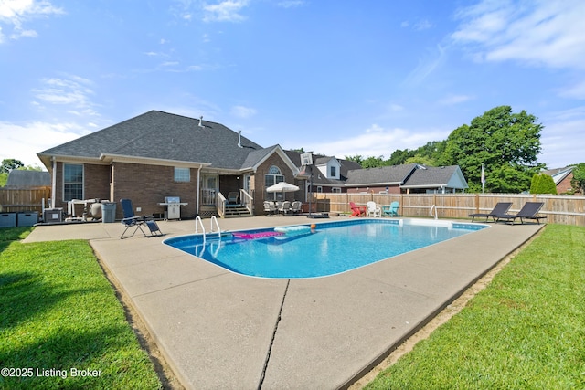 5613 Grandel Blvd, Louisville, KY 40258 - view of pool with a patio area and a fenced backyard