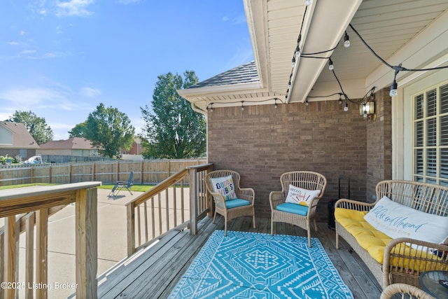 5613 Grandel Blvd, Louisville, KY 40258 - deck with outdoor lounge area and a fenced backyard