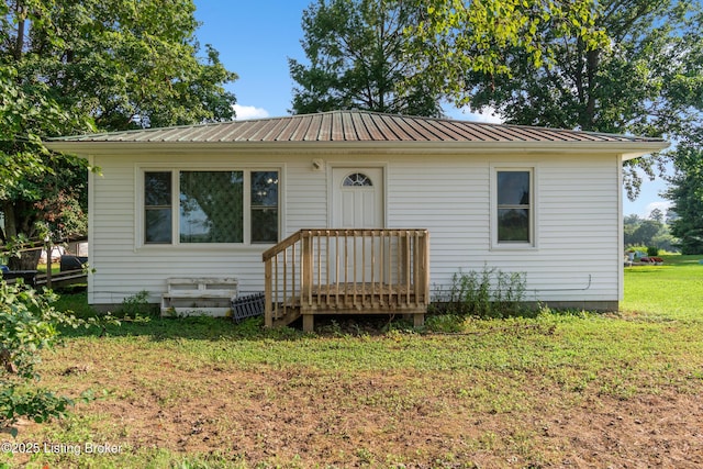 1255 Holy Cross Rd, Loretto, KY 40037 - view of front facade with a front lawn and a metal roof