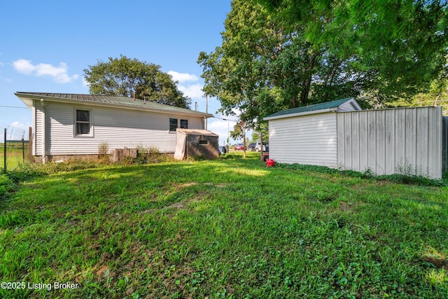 1255 Holy Cross Rd, Loretto, KY 40037 - view of grassy yard featuring a shed