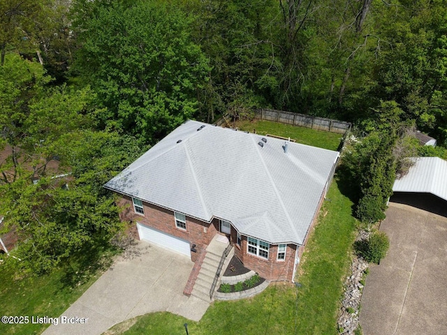 9829 Galene Dr, Jeffersontown, KY 40299 - view of subject property featuring a heavily wooded area