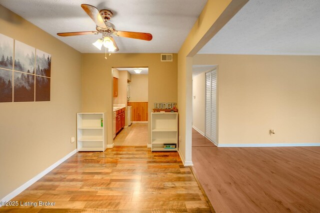 3509 Lodge Ln Apt 319, Louisville, KY 40218 - photo 6