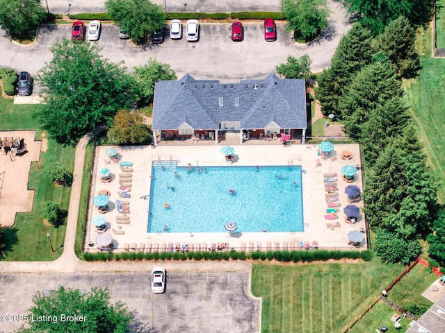 6813 Casey Pl, Louisville, KY 40229 - view from above of property with a pool area