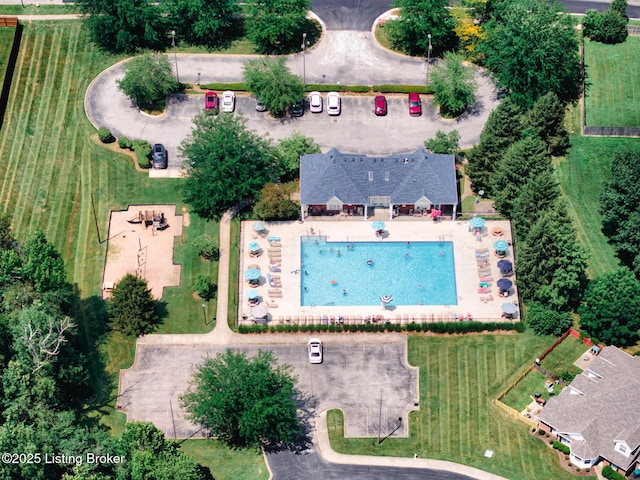 6813 Casey Pl, Louisville, KY 40229 - bird's eye view of a pool