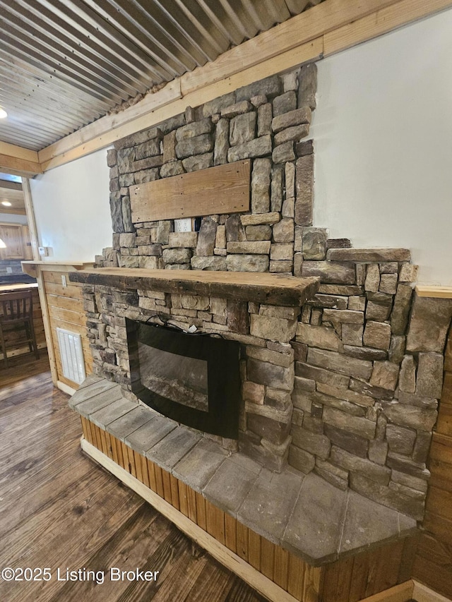 409 Woodhaven Ln, Leitchfield, KY 42754 - detailed view of a fireplace and wood finished floors