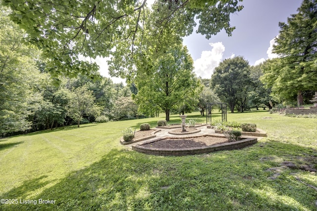 7202 Doe Crest Ct, Prospect, KY 40059 - view of green lawn