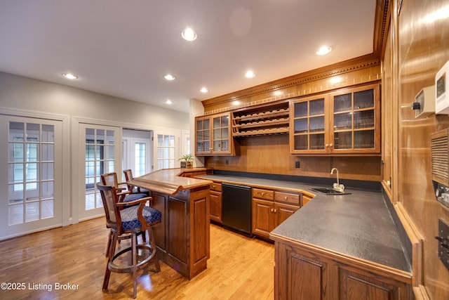 7202 Doe Crest Ct, Prospect, KY 40059 - bar area featuring dishwasher, light wood-type flooring, and recessed lighting