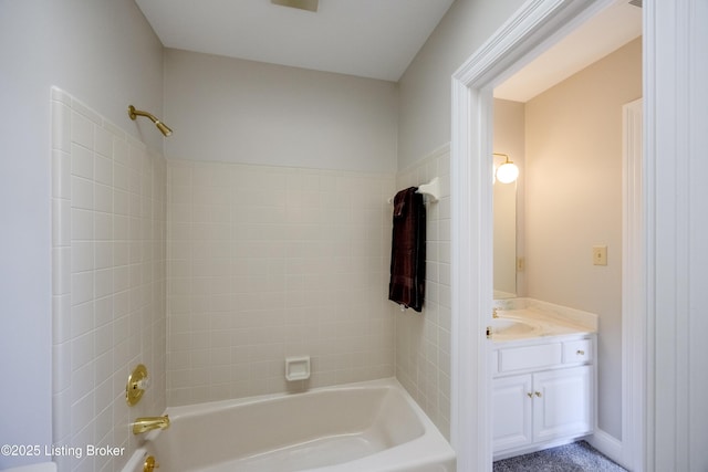 7202 Doe Crest Ct, Prospect, KY 40059 - full bath with vanity and shower / tub combination