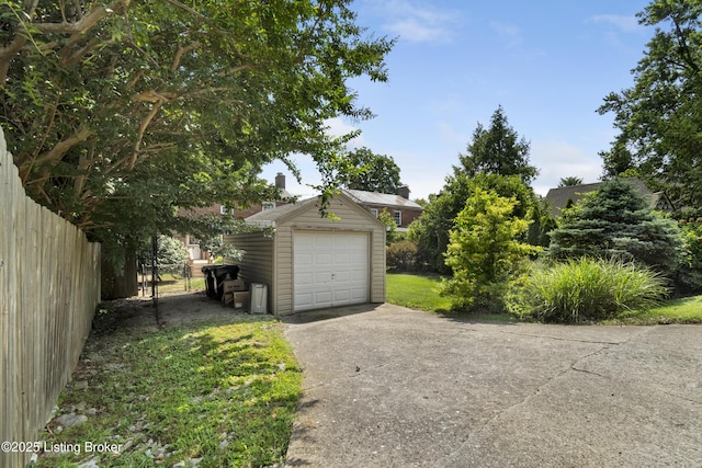 2628 Landor Ave, Louisville, KY 40205 - detached garage featuring concrete driveway