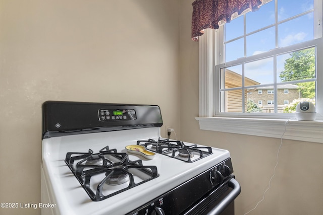 2628 Landor Ave, Louisville, KY 40205 - kitchen view of gas stove