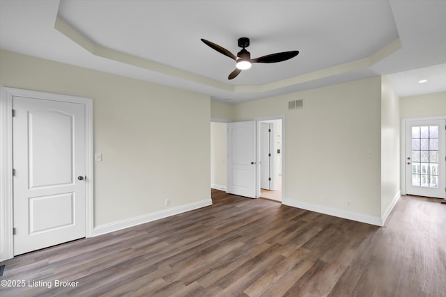 3107 Salt Lick Rd, Crestwood, KY 40014 - unfurnished room featuring a raised ceiling, wood finished floors, a ceiling fan, and recessed lighting