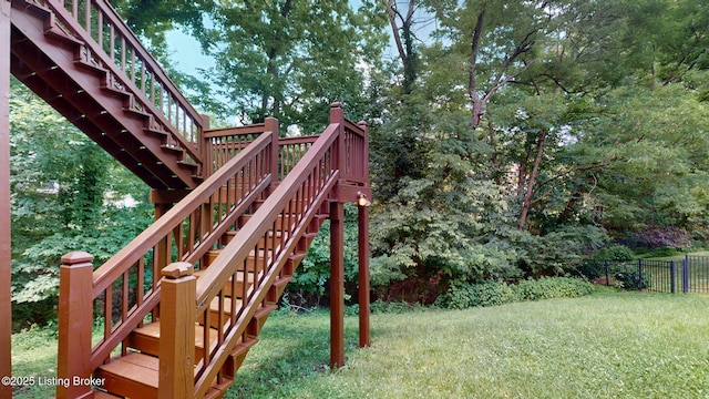 5407 Merribrook Ln, Prospect, KY 40059 - view of play area with stairs
