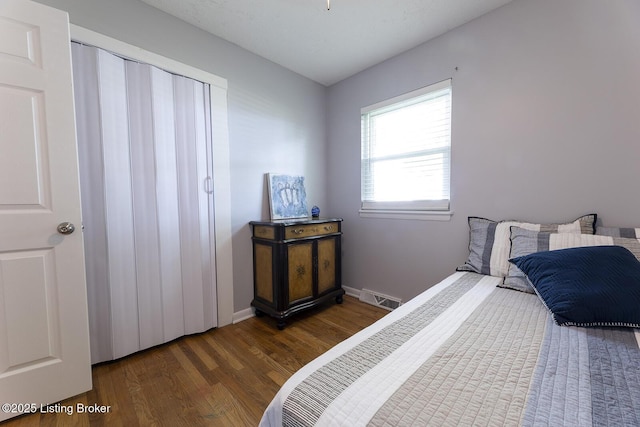 469 Ardmore Ln, Shelbyville, KY 40065 - bedroom featuring wood finished floors and baseboards