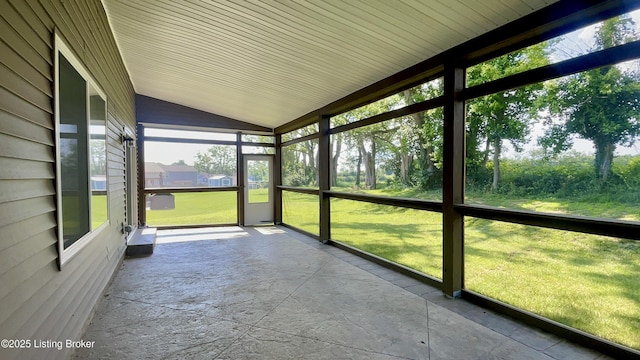 615 Birchwood Cir, Shelbyville, KY 40065 - unfurnished sunroom with vaulted ceiling