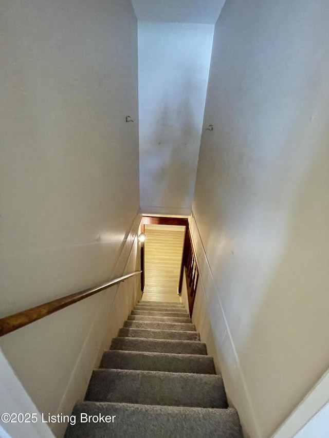 2804 Creekside Dr, Louisville, KY 40241 - view of staircase
