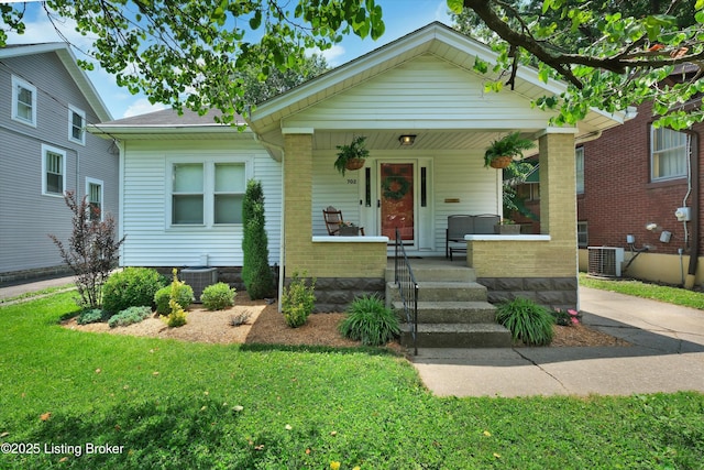 702 W Woodlawn Ave, Louisville, KY 40215 - photo 1