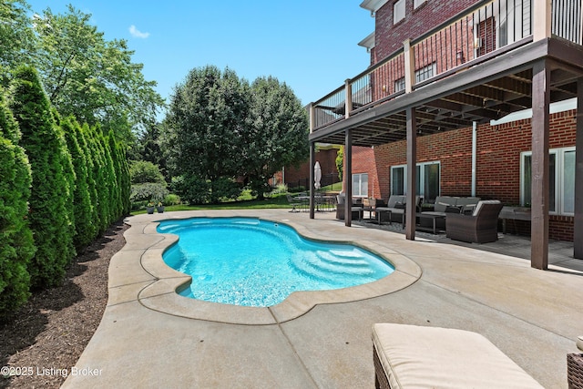 3111 Ridgemoor Ct, Prospect, KY 40059 - swimming pool with an outdoor hangout area and a patio area