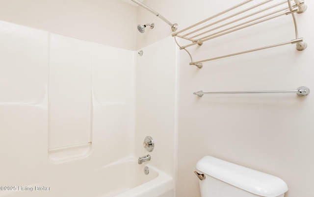 517 Oak Leaf Dr, La Grange, KY 40031 - full bath featuring toilet and washtub / shower combination