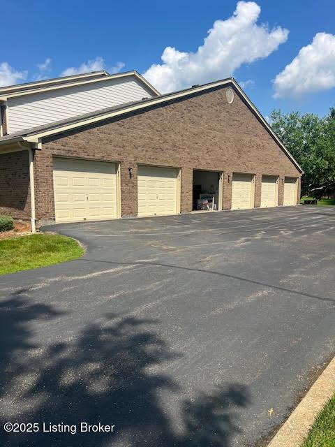 8406 Ambrosse Ln Unit 208, Louisville, KY 40299 - photo 20