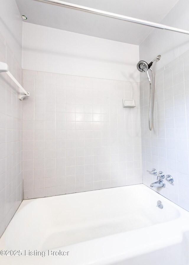 2005 Auburn Dr, Louisville, KY 40216 - photo 23