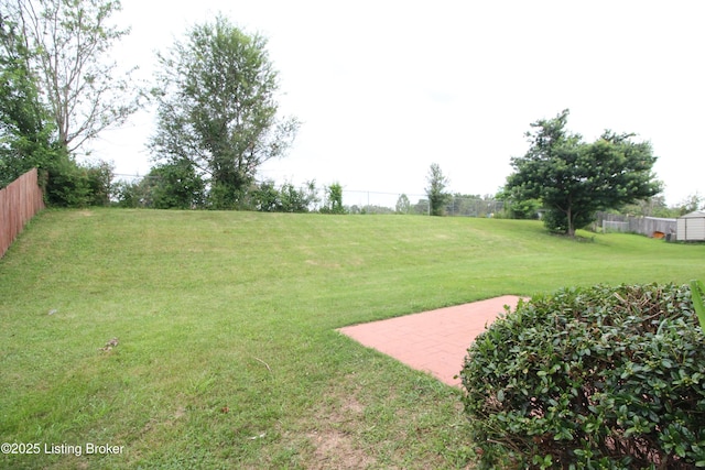 105 Wayne Way, Radcliff, KY 40160 - view of yard