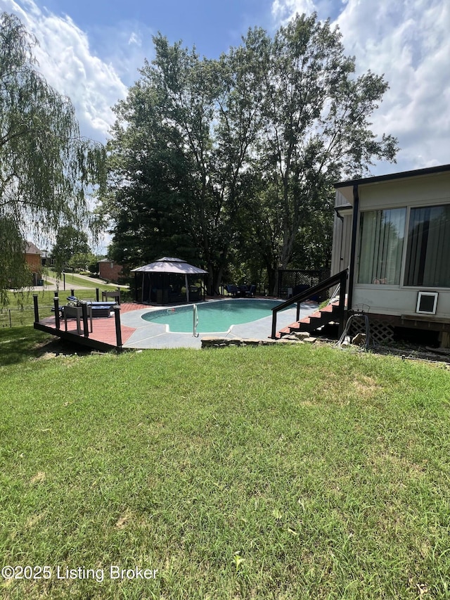 12112 Alpine Way, Goshen, KY 40026 - outdoor pool featuring a lawn