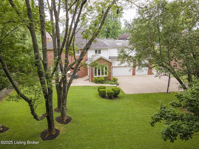 7005 New Bern Ct, Prospect, KY 40059 - traditional-style house featuring brick siding, driveway, a front yard, and a garage