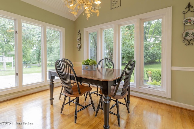 7005 New Bern Ct, Prospect, KY 40059 - dining space featuring a chandelier, light wood-style floors, and lofted ceiling